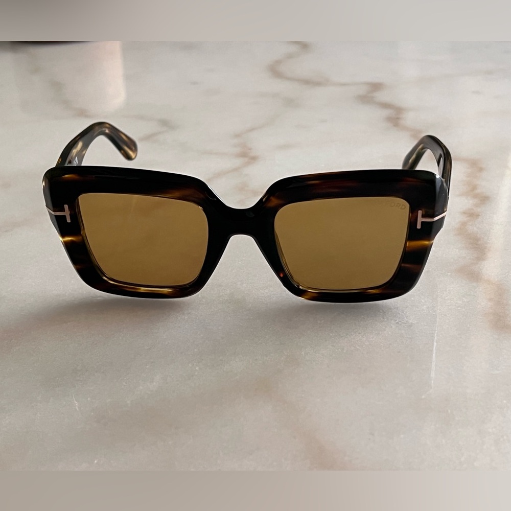 Tom Ford TF1157 52E Esme
Sunglasses Flawless Authentic
50mm
